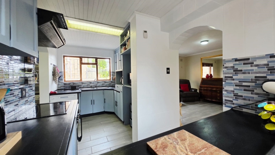 6 Bedroom Property for Sale in The Village Western Cape